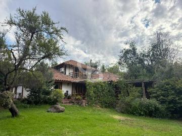 Casa en Arriendo en Peñalolén 4 dormitorios 2 baños