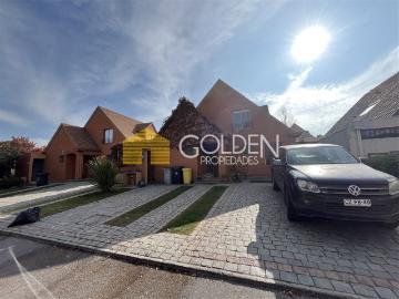 Casa en Arriendo en Pie Andino / Huinganal / Condominio Brig
