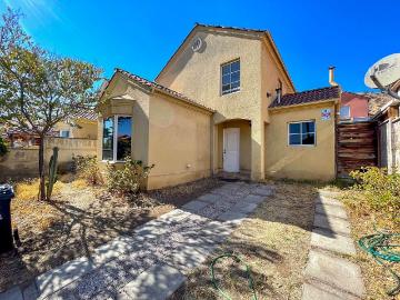 CASA EN ARRIENDO EN VALLE LO CAMPINO