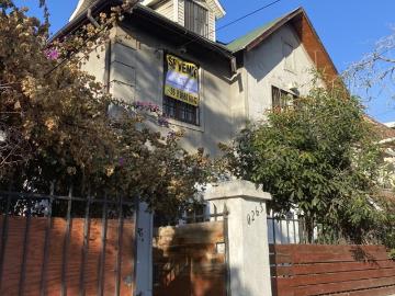 Casa en Arriendo en Ñuñoa 4 dormitorios 2 baños