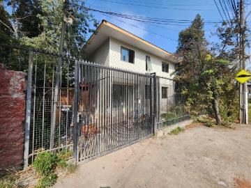 Casa en Arriendo en Ñuñoa 4 dormitorios 3 baños