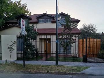 Casa en Arriendo en Ñuñoa 5 dormitorios 3 baños