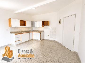 Casa en Arriendo, Florida Nueva, Medellín