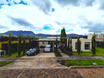 Casa en Arriendo, Toscana, Sopo Incluye Yerbabuena