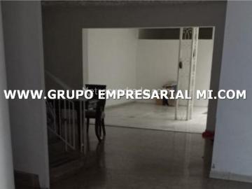 Casa en Arriendo, Laureles, Medellín