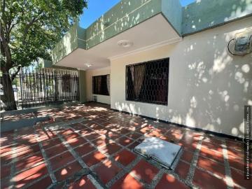 Casa en arriendo sector los almendros sobre vía principal