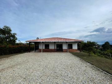 Casa en Arriendo, Vereda Santa Barbara, Rionegro