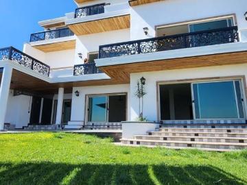 Casa en Bugambilias 2da sección 1,000m2 de construcción y alberca