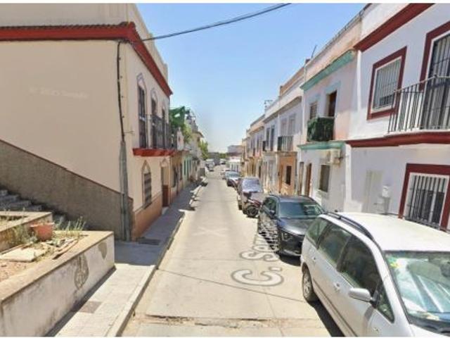 CASA EN BURGUILLOS
