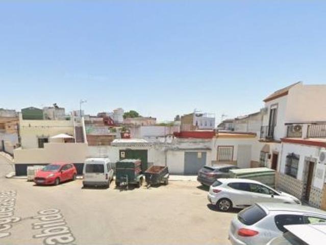 CASA EN BURGUILLOS