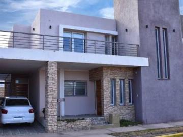 CASA EN B° BOULEVARD PUNTA DE RIELES. RIVADAVIA