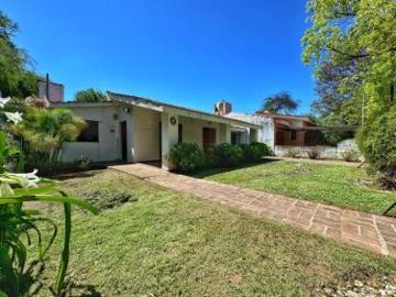 Casa en Barrio Jardin