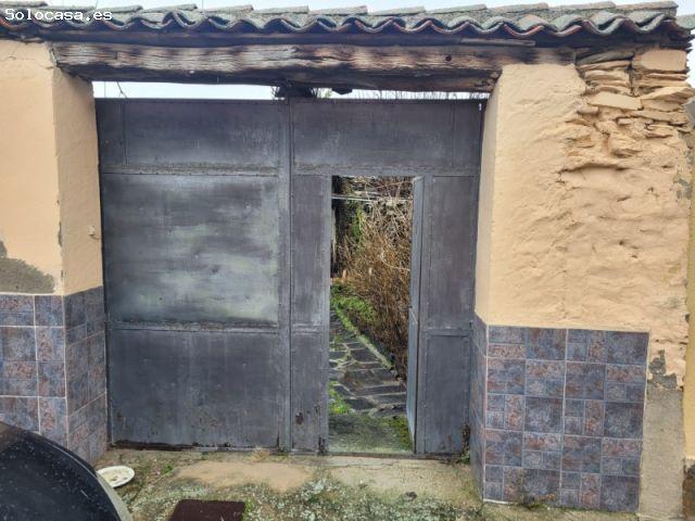 CASA EN BERNARDOS CON PATIO
