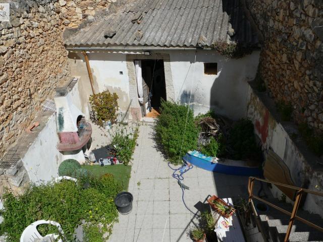 CASA EN BINISSALEM CON JARDÍN