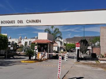 Casa en Bosques del Carmen