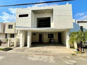 Casa en Bosques del Contry