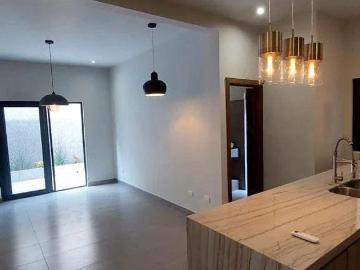 Casa en Cumbres 6to Sector en Venta