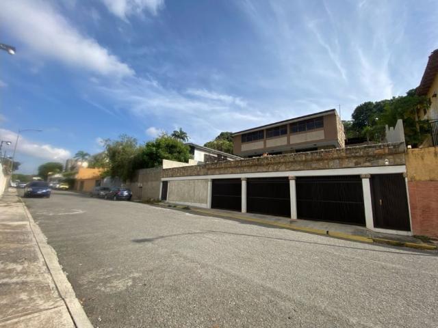 Casa en Cumbres de Curumo 6h+s/5b/3p. AM