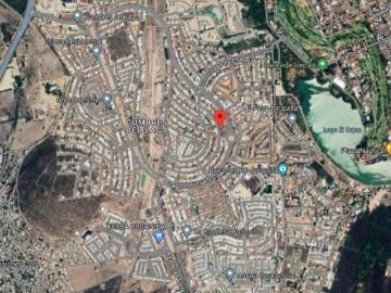 ¡CASA EN CUMBRES DEL LAGO QUERETARO, GRANDIOSA OPORTUNIDAD DE REMATE!