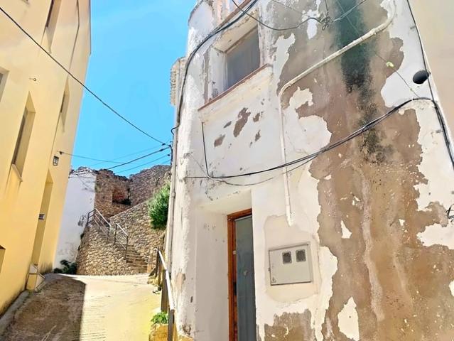 Casa en C/ Dalt, Alfara de Carles Tarragona