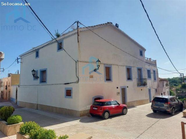 Casa en C/ Esglesia de Roda de Bara