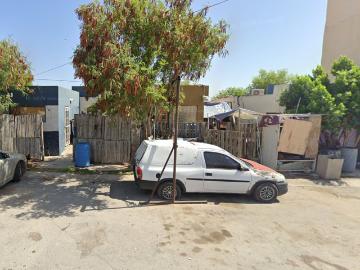 Casa en C. San Blas 1108, Villas de San Miguel, Nuevo Laredo, Tamps