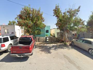 Casa en C. San Blas 1110, Villas de San Miguel, Nuevo Laredo, Tamps