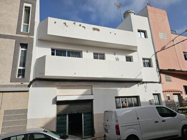 Casa en Calle Escultor Plácido Fleitas