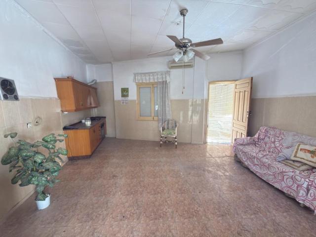 Casa en Callosa de Segura: ¡Tu Oportunidad para Crear el Hogar Perfecto!