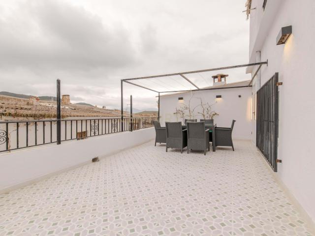 CASA EN CARATAUNAS