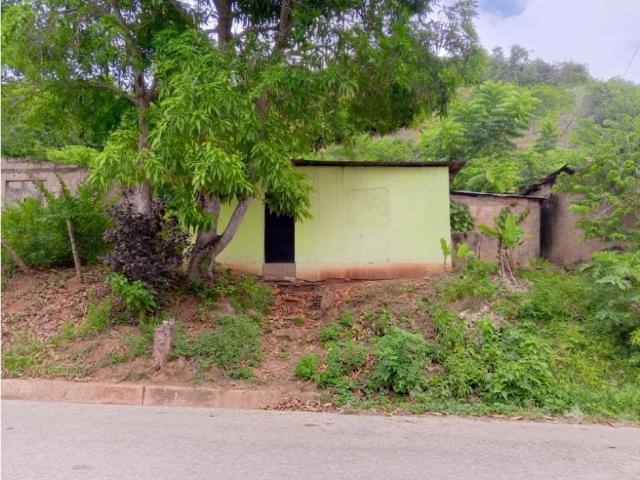 CASA EN CARRETERA NACIONAL LUIS MARIANO RIVERA VE10 480MR YREY