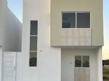 Casa en cerrada con amenidades