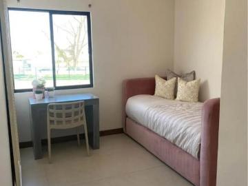 Casa en cerrada con amenidades en avenida principal