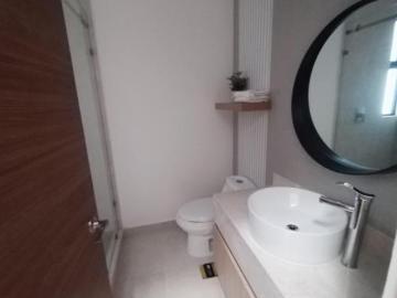 Casa en cerrada con amenidades en boulevard principal