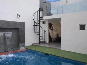 CASA EN CERRADAS DE ANAHUAC ESCOBEDO