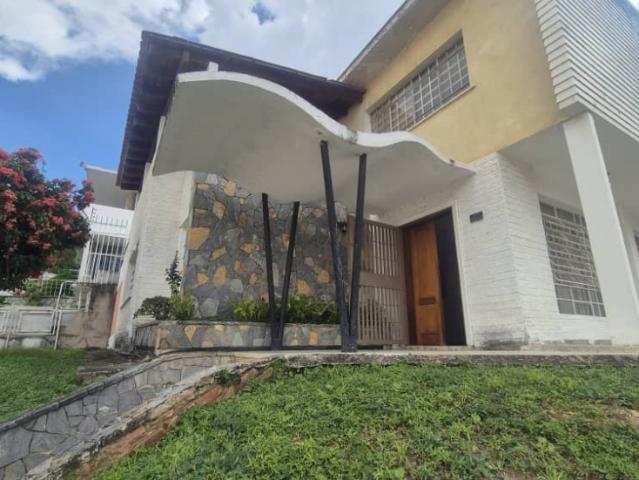 Casa en Venta en Colinas de Bello Monte, Baruta ¡Oportunidad!