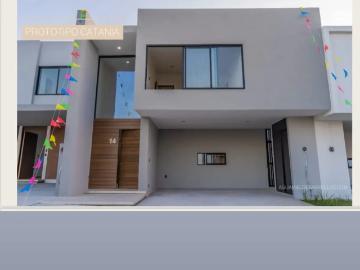 Casa en comunidad cerrada en Lomas del Dorado, Boca del Río, en venta