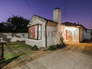 Casa en con patente comercial en arriendo en La Reina