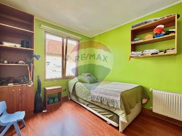 Casa en condominio / 3 niveles con piscina | 6 Dormitorios por 15650.00 en Las Condes
