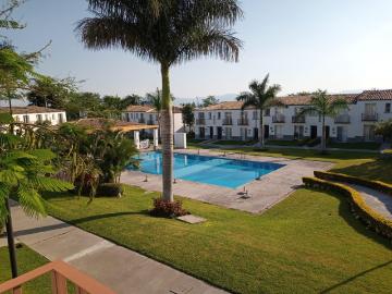 Casa en condominio con Alberca en Santa Fe, morelos