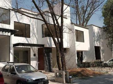 Casa en condominio con terraza y jardín de 3 recámaras en Spazio Cruz Verde Coyoacán