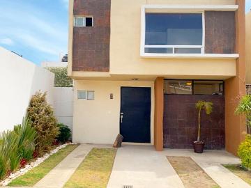 Casa en condominio Bosques de Cantabria