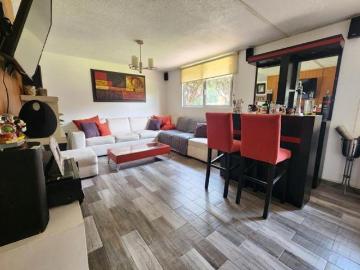 Casa en condominio de 4 recámaras en venta en Lomas Quebradas