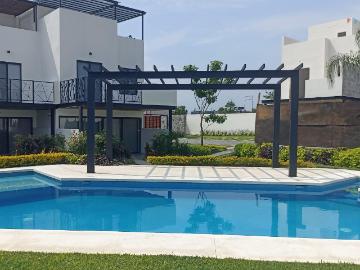 Casa en condominio, dentro de fraccionamiento, Santa fe Morelos