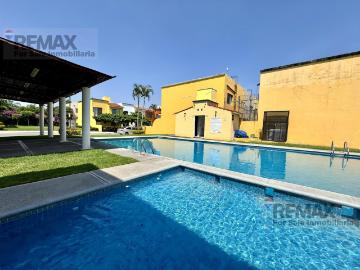 Casa en condominio en Fraccionamiento Paseos de Tezoyuca
