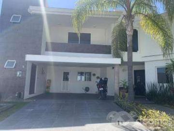 Casa en condominio en la ceiba