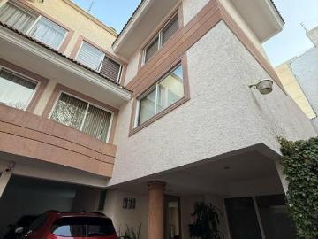 CASA EN CONDOMINIO EN LA DEL VALLE CON ALBERCA