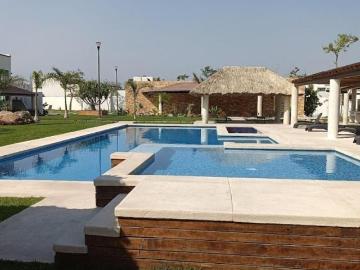Casa en condominio en Real Santa Fe