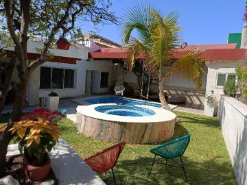 Casa en condominio en renta Condominio Las Colinas De Santa Fé, Cerrada Del Castillo, Fraccionamiento De Santa Fé, Morelos, México