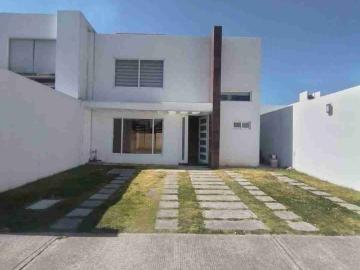 Casa en condominio en renta Calle Amate, Residencial Los Bosques, San Luis Mextepec, Zinacantepec, México, 51355, Mex